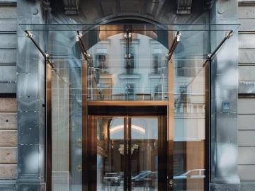 Стеклянные козырьки под заказ от компании «Стекло Кубани»  