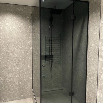 Душевая угловая графит